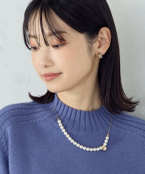 COMME CA ISM / コムサイズム ネックレス・ペンダント・チョーカー | 変形メタルパーツ パールネックレス（ゴールド）