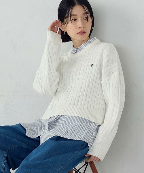 COMME CA ISM / コムサイズム ニット・セーター | ワンポイント刺繍ケーブルニット（オフホワイト）