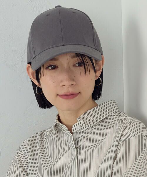 COMME CA ISM / コムサイズム キャップ | ロゴ刺繍キャップ（チャコール）