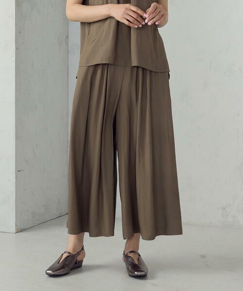 COMME CA ISM / コムサイズム その他パンツ | ゆるっとろみ スカ−チョ/セットアップ対応（カーキ）