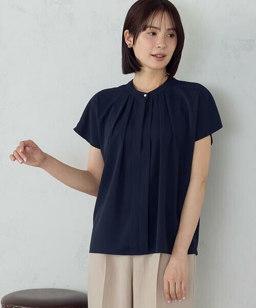 COMME CA ISM / コムサイズム シャツ・ブラウス | ２WAYフレンチスリーブタックブラウス（ネイビー）