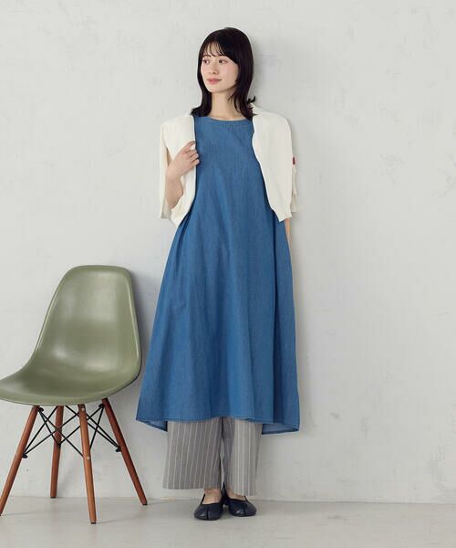 COMME CA ISM / コムサイズム ロング・マキシ丈ワンピース | デニム ノースリーブアッパッパ（ブルー）