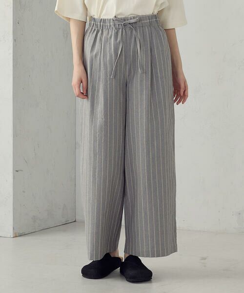 COMME CA ISM / コムサイズム その他パンツ | シャンブレー ワイドストライプパンツ（グレー）