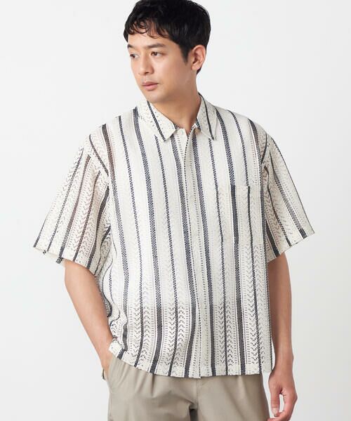 COMME CA ISM / コムサイズム シャツ・ブラウス | クロシェ編み風 ストライプ柄レース ショートポイントカラーシャツ（ホワイト）