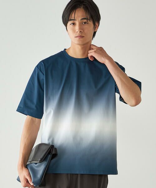 COMME CA ISM / コムサイズム Tシャツ | グラデーションプリント Tシャツ（ネイビー）