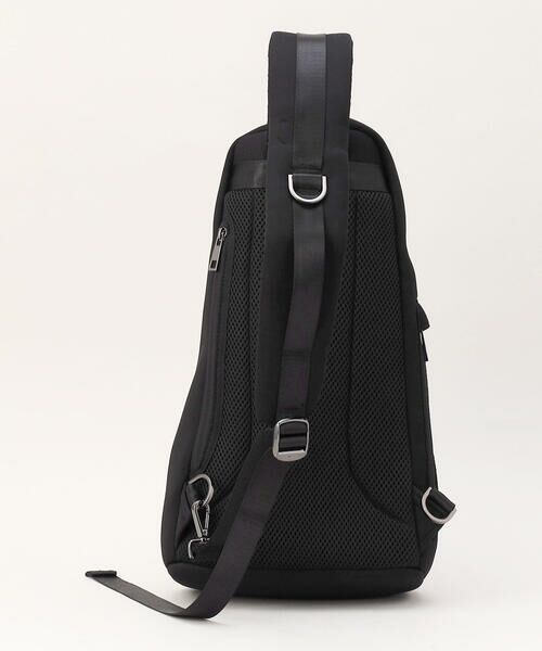 COMME CA MEN / コムサ・メン メッセンジャーバッグ・ウエストポーチ | 【COMME CA MEN BLACK】ネオプレントライアングル ボディーバッグ | 詳細3