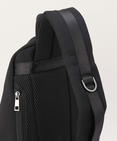 COMME CA MEN / コムサ・メン メッセンジャーバッグ・ウエストポーチ | 【COMME CA MEN BLACK】ネオプレントライアングル ボディーバッグ | 詳細6