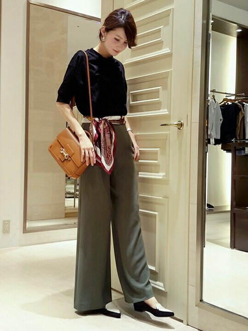 Rope スタッフのカットソーを使ったレディースファッションコーディネート No 7737