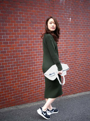 Green Label Relaxingスタッフのミニ丈 ひざ丈ワンピースを使ったレディースファッションコーディネート No