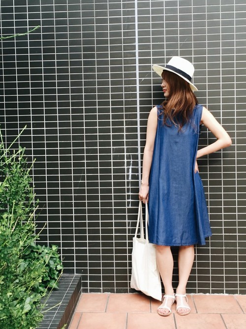 Urban Research Doorsスタッフのワンピースを使ったレディースファッションコーディネート No