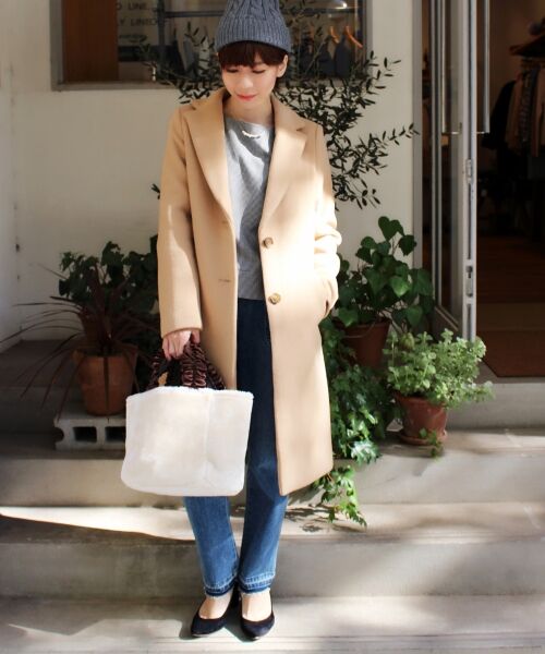 ややロング丈で、
羽織るだけでこなれ感のあるスタイルに
まとめてくれるアウターです☆