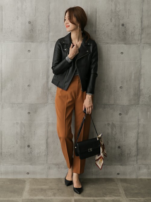 Urban Research Doorsスタッフのその他アウターを使ったレディースファッションコーディネート No