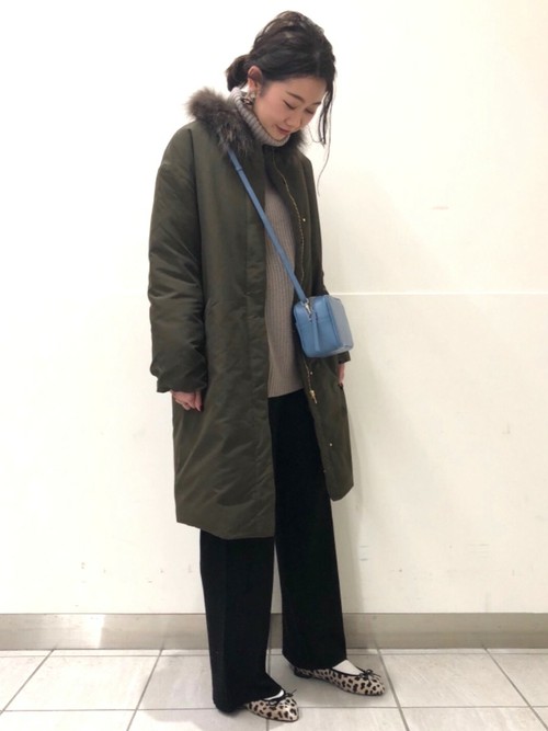 インナーはボリュームのあるニットですが、アウター36サイズでも、ゆったりと着て頂ける着幅で、楽に軽く羽織れます。

モデル：160～164cm