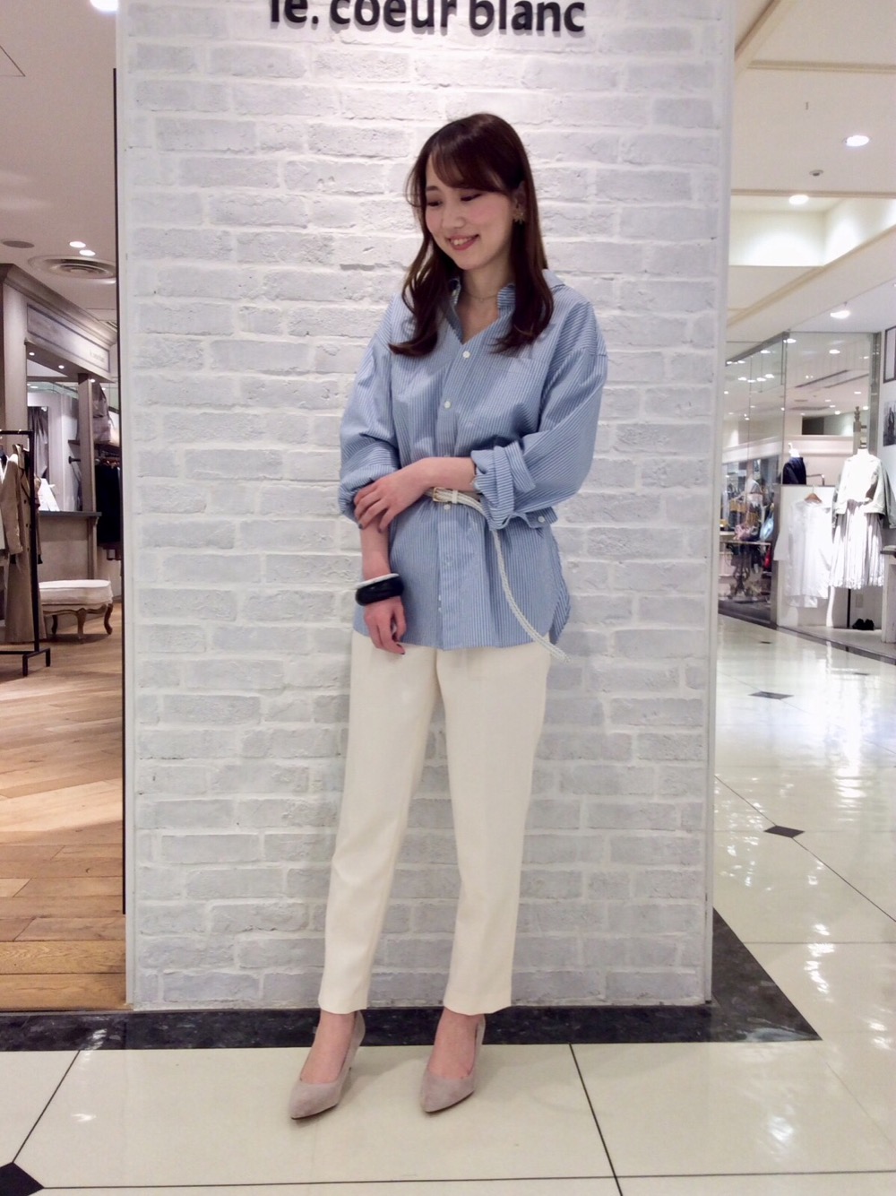 定番のストライプシャツに上からベルトを巻けばトレンド感アップ♡

モデル身長 160cm