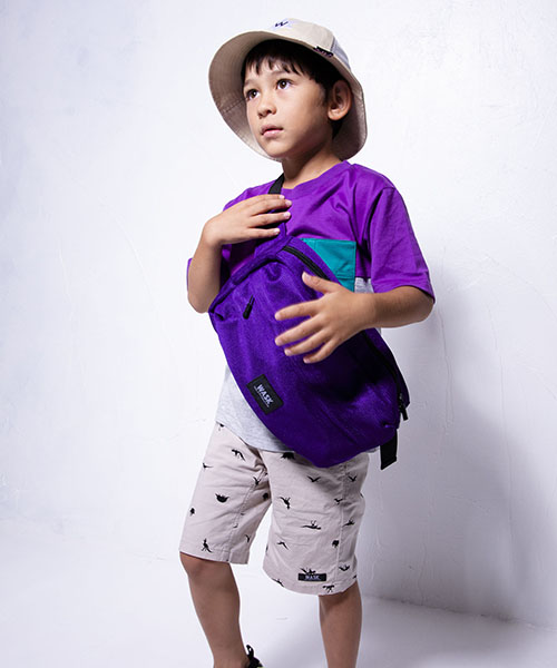 【WASK (ワスク)】

夏らしいメッシュ素材を使用したボディーバッグが登場。
とても軽く便利にお使いいただけます。
配色の効いたバイカラーでの切替えにデザインポケットが3つ付いた新鮮なTシャツ。
ゆったりと着用できるビッグシルエットタイプです。