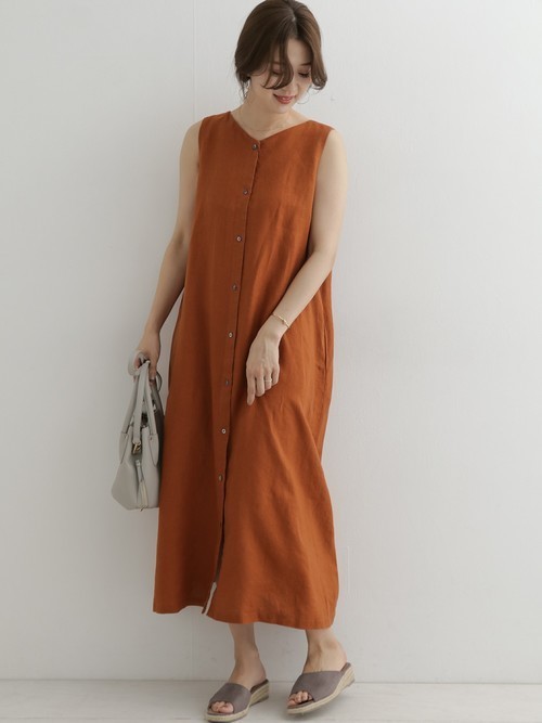 Urban Research Doorsスタッフのワンピースを使ったレディースファッションコーディネート No