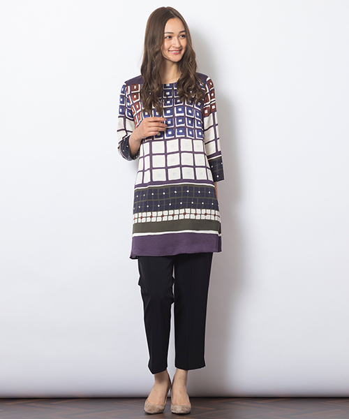 ◆大きいサイズ/Ｌ・ＬＬ◆
イタリア製素材、おしゃれ心ときめくプリント柄チュニック
[モデル身長：173センチ] 