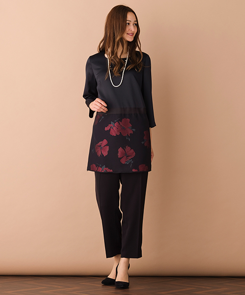 ◆大きいサイズ/Ｌ-3Ｌ◆
シフォンから透けるフラワープリントが印象的なチュニック。
スリムなきれいめパンツに合わせた着こなしがオススメ。
華やかさと上品さを兼ね備えた一枚なので、パーティーシーンで大活躍間違いなし♪
[モデル身長：173センチ] 