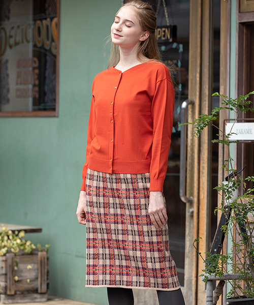 Rose Tiaraスタッフのミニ ひざ丈スカートを使ったレディースファッションコーディネート No