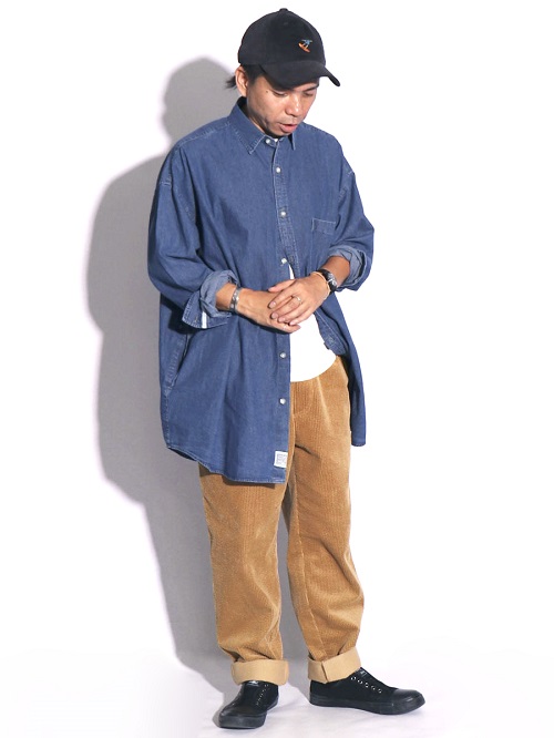 万能なデニムシャツ。
ワイドシルエットは、今シーズンおさえておきたいアイテム。

インディゴ×コーデュロイ
PYアメカジスタイルの定番

シンプルなデザインの組み合わせだけど、
旬なアイテムだからこなれ感が◎