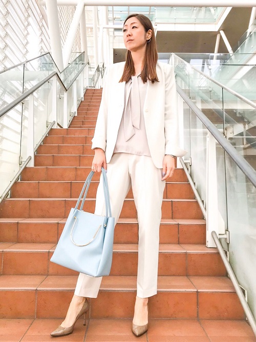 Inedスタッフのノーカラージャケットを使ったレディースファッションコーディネート No