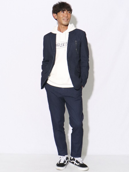 PYで人気のデニムのセットアップ。
アップデートして、今年も登場♪

ストレッチ性があり、着心地バツグン。
さらに熱を逃がしやすい接触冷感の機能付き！！！

ロゴパーカをインナーに着て、
スポーティーカジュアルな着こなし提案。