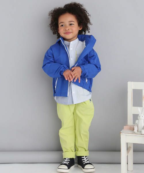 季節の変わり目に1枚は持っていたい、薄手のパーカージャケット。
シンプルで洗練されたデザインはどんなスタイルにもマッチしやすく、デイリーカジュアルを上品に仕上げてくれます。