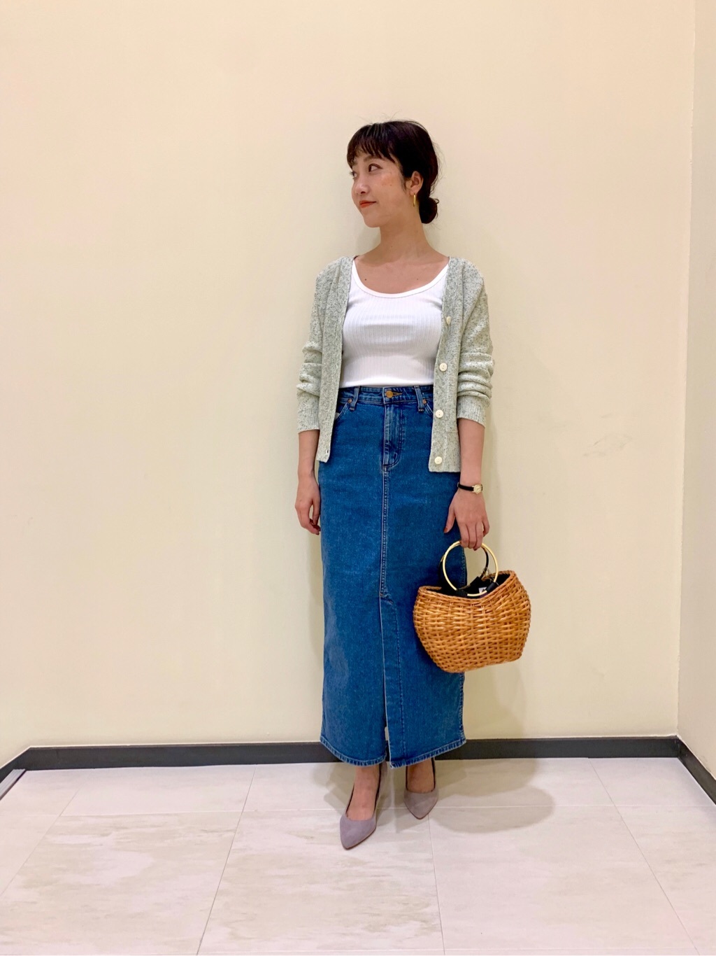 Urban Research Rossoスタッフのカーディガン ボレロを使ったレディースファッションコーディネート No