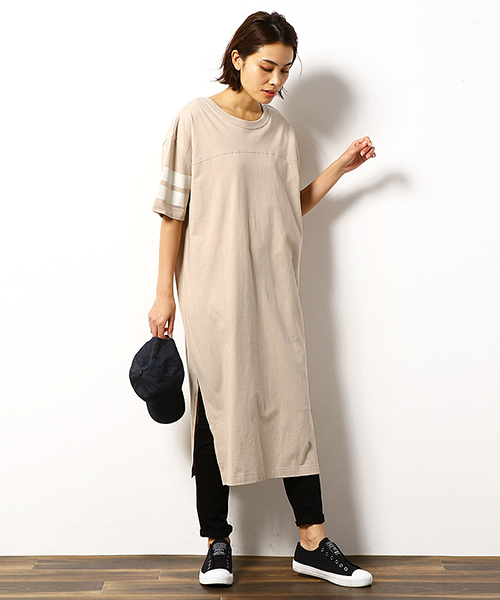 【パープル＆イエロー】クルーネックとＶネックの2WAYで 着られるＴシャツワンピース。 今シーズン、大活躍間違いなしの ワンマイルウェア♪