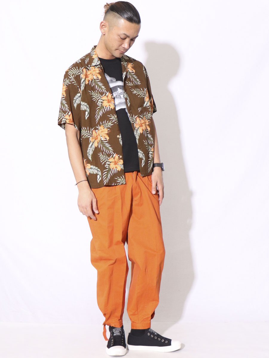 Purple Yellowスタッフのシャツ ブラウスを使ったメンズファッションコーディネート No