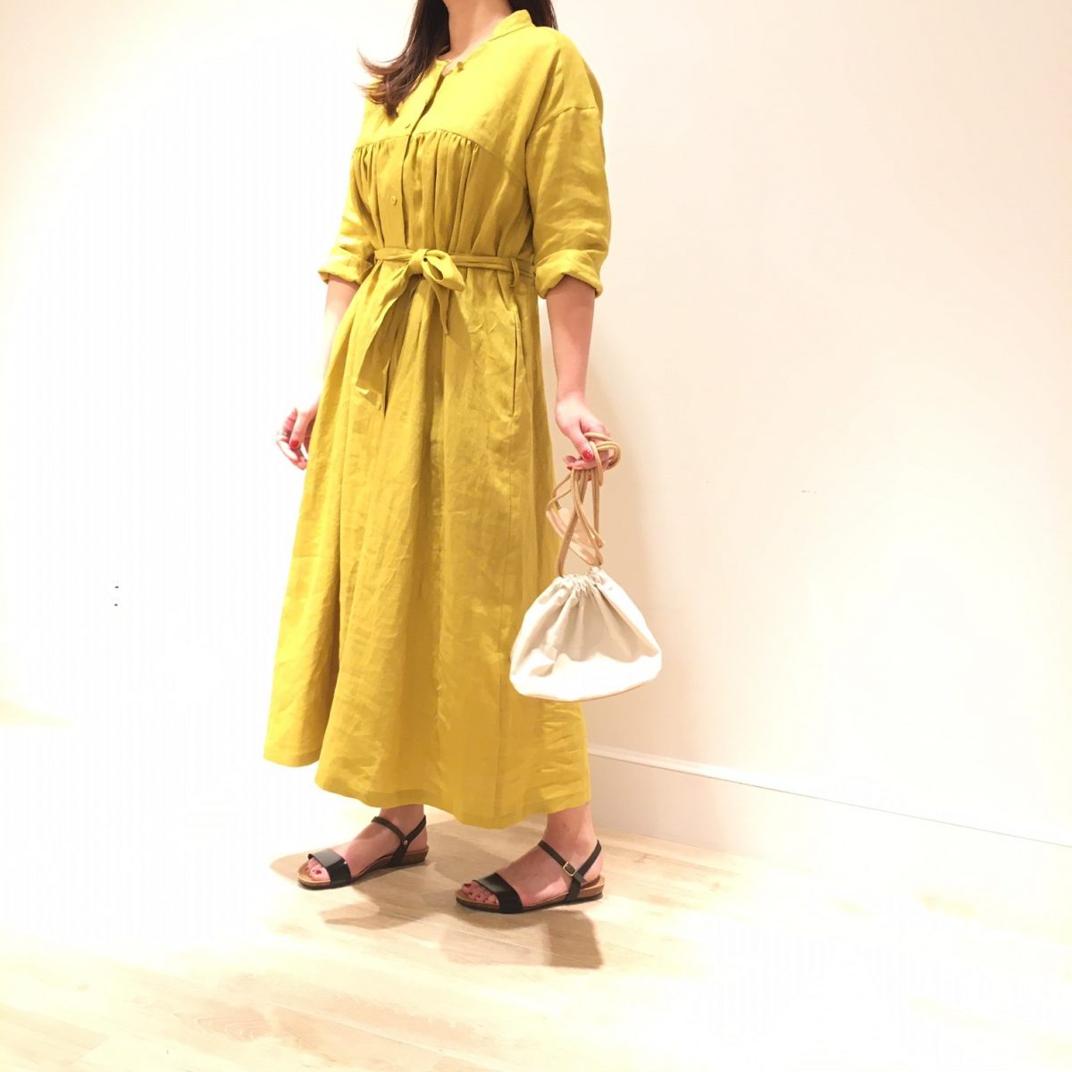 Nimesスタッフのロング マキシ丈ワンピースを使ったレディースファッションコーディネート No