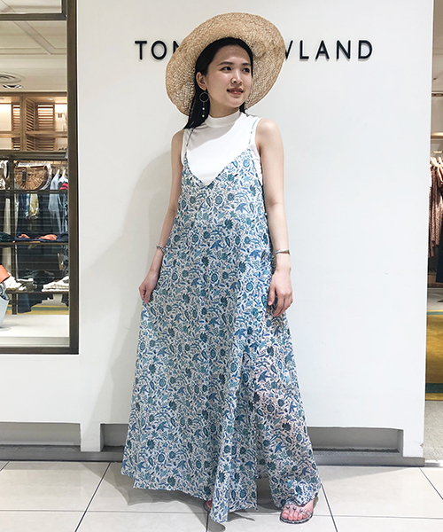 Tomorrowlandスタッフのミニ丈 ひざ丈ワンピースを使ったレディースファッションコーディネート No