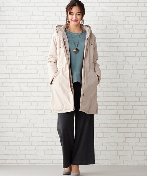 ステッチ無しの大人ダウンコートスタイル。ワイドパンツにも合わせやすい丈感になっています。リバーシブル仕様なので、２倍着こなしを楽しめます。
◆大きいサイズ/L-LL◆model:173cm