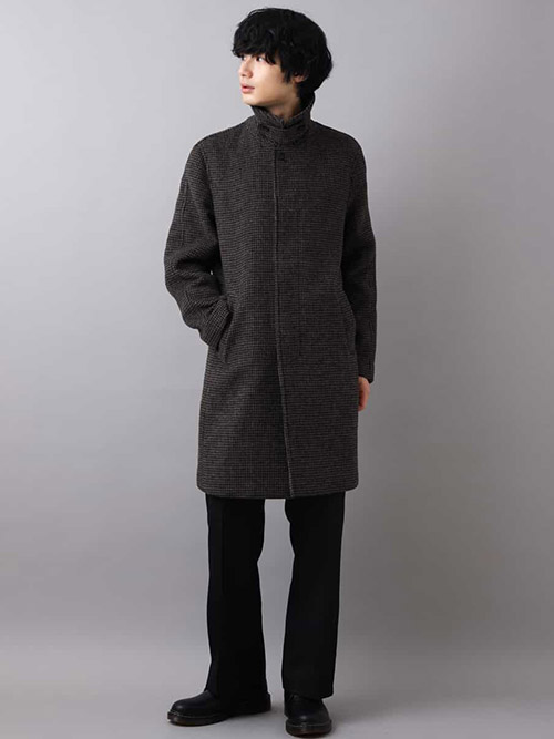 A V Vスタッフのステンカラーコートを使ったメンズファッションコーディネート No 444
