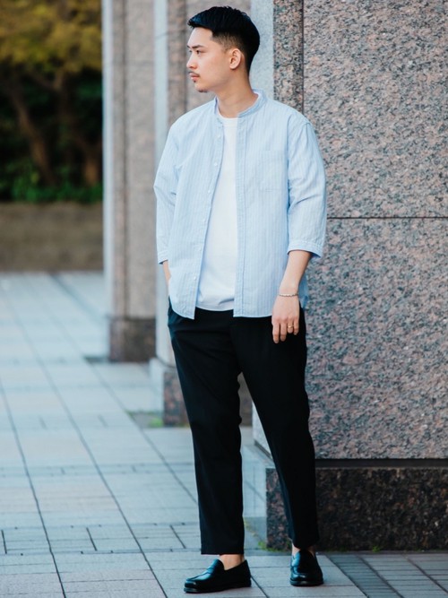 トレンドに流されないベーシックなシャツは1枚あるとどんなタイミングでも着れるので持っていると安心です。