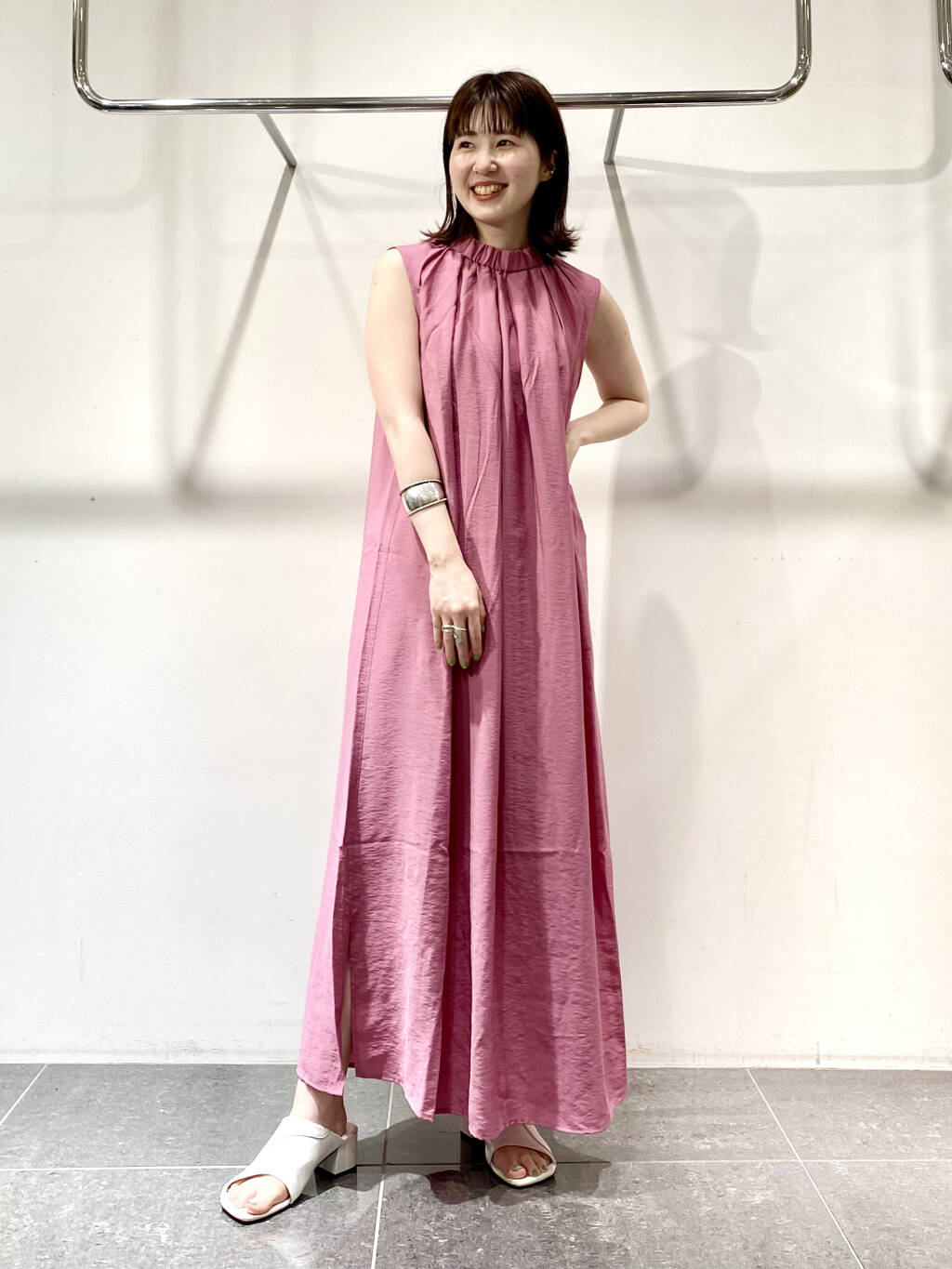 Kbfスタッフのワンピースを使ったレディースファッションコーディネート No