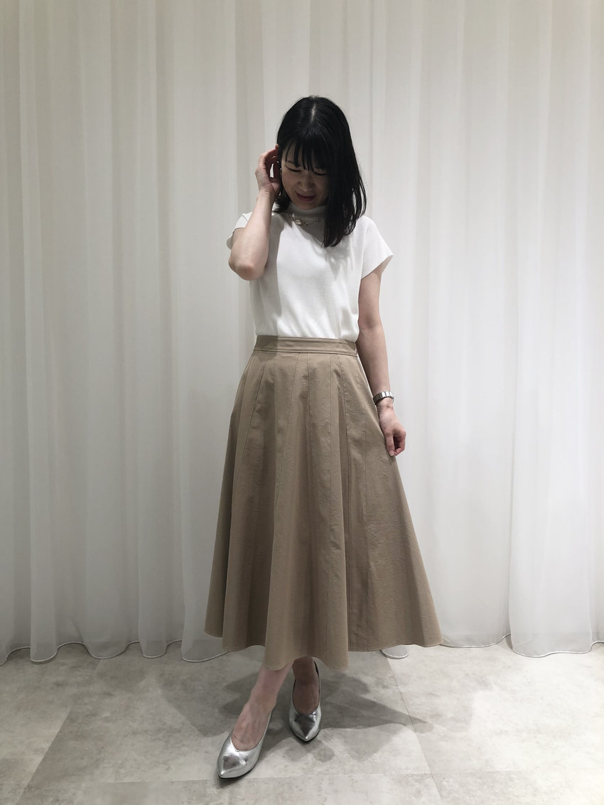 LUMINOSO COMMECAスタッフのロング・マキシ丈スカートを使ったレディースファッションコーディネート | NO:53578