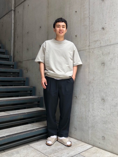 Beauty Youth United Arrowsスタッフのtシャツを使ったメンズファッションコーディネート No