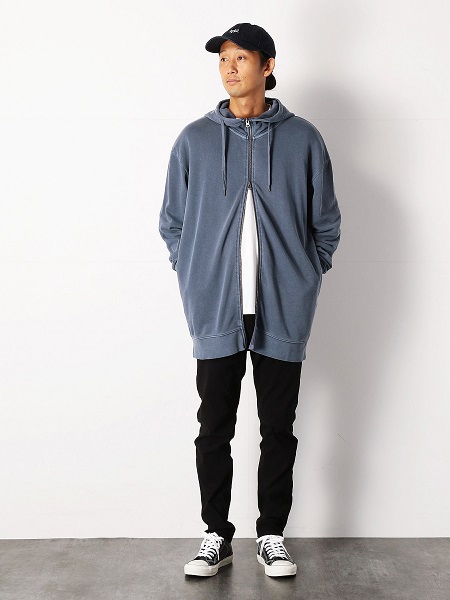 【パープル＆イエロー】
朝晩が肌寒くなる日は、このコーディネートがおすすめ。