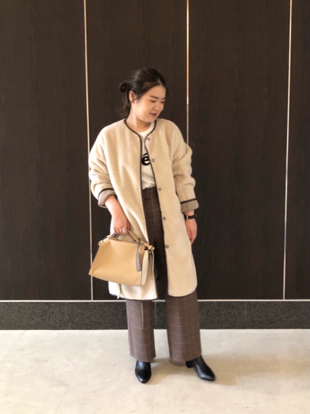 身長:158cm/体型:標準/普段サイズS 着用サイズ:38 

■トップス　ニット:立体感のあるロゴが可愛いニットですが、モノトーンなので大人も着易くなっています！薄手なので今すぐ取り入れていただけます。アウター:リバーシブルで使用でき、様々なスタイリングを楽しんでいただけます☆着丈は長過ぎず、小柄な方も◎ ■ボトムス　あたたかみのあるウールライクな素材で冬らしい雰囲気のあるパンツです。ややワイドなストレートシルエットですがウエスト周りはすっきり見せてくれます♪