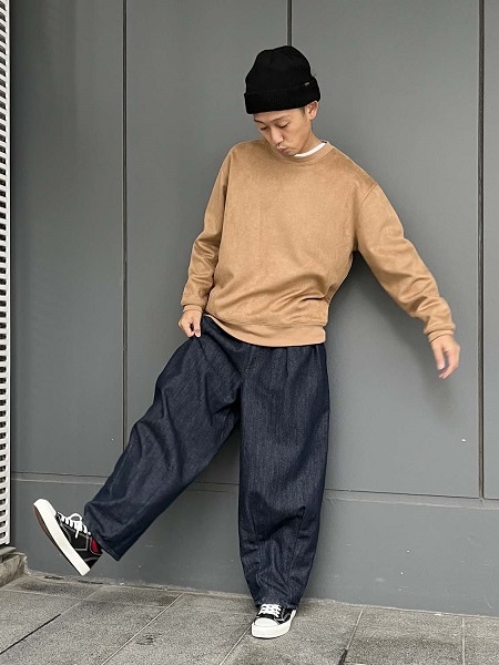 【パープル＆イエロー】
上品見えするフェイクスエード プルオーバー。ボトムは裏地がシャギー素材で暖かなボトム。この冬は、このパンツが重宝しそうです！