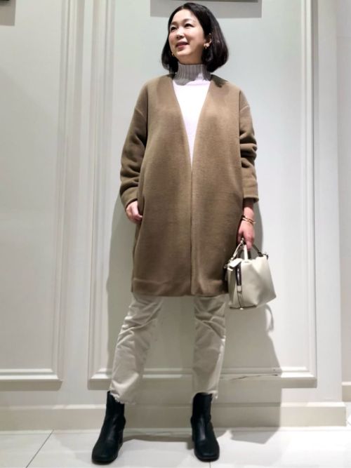 Inedスタッフのニット セーターを使ったレディースファッションコーディネート No