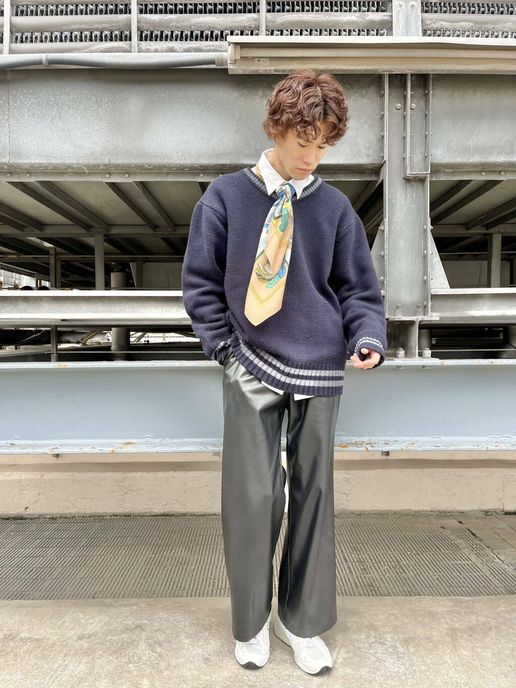 Urban Researchスタッフのニット セーターを使ったメンズファッションコーディネート No 598 Urban Researchスタッフのニット セーターを使ったメンズファッションコーディネート No 598