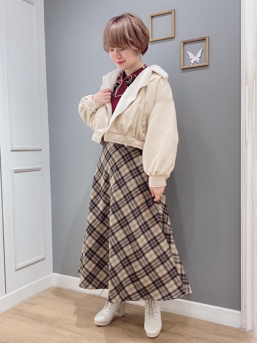 【身長】162cm  
【着用コメント】大人気アイテムを使ったコーデ♩ファーが可愛いライダースはスエード素材で強くなりすぎずに甘めのコーデでも合わせやすい◎肩落ちデザインで中に着込みやすいので寒い日もへっちゃらです。