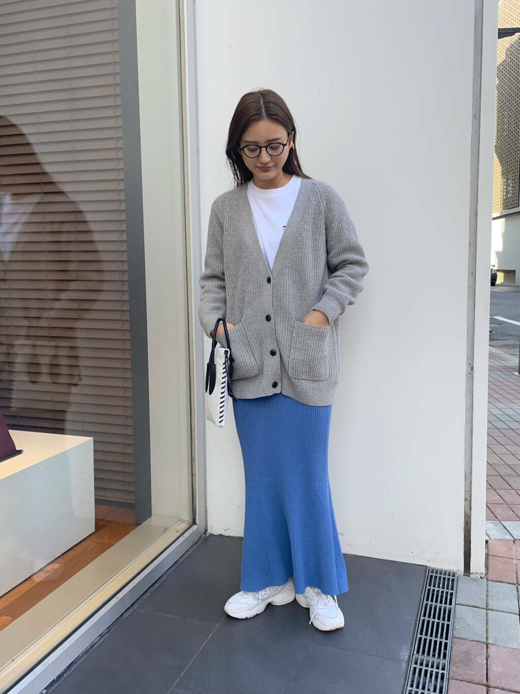 Urban Researchスタッフのカーディガン ボレロを使ったレディースファッションコーディネート No 596