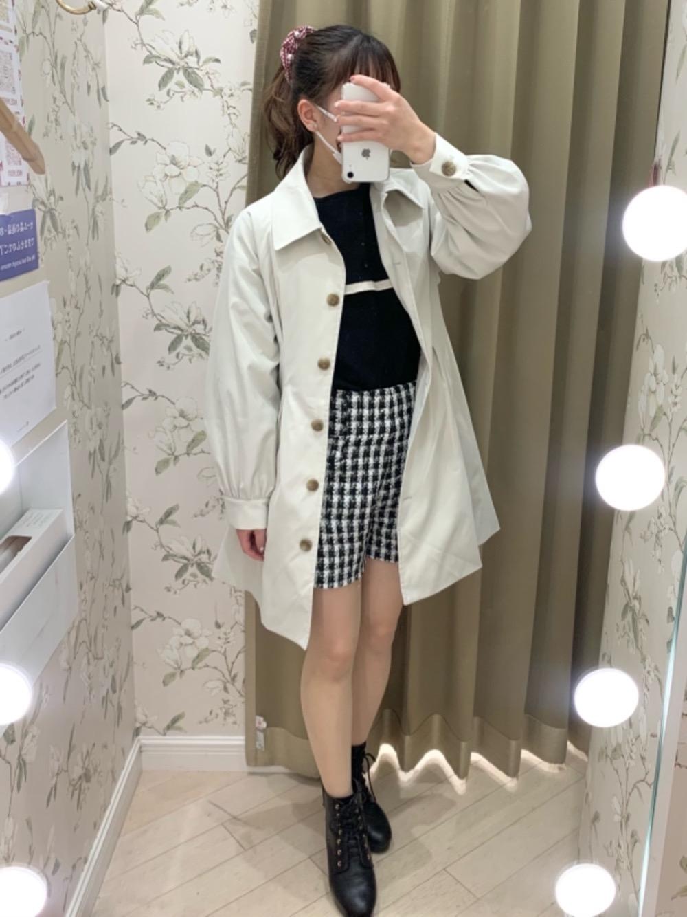 身長：158cm

【着用コメント】
この春イチオシのコートを使ったコーデ♩
袖にボリュームがあるタイプですが、肩周りはスッキリしているので綺麗なシルエットになっています。
大きな襟のあるトップスとツイード素材のショートパンツを合わせたトレンド満載のコーデです。