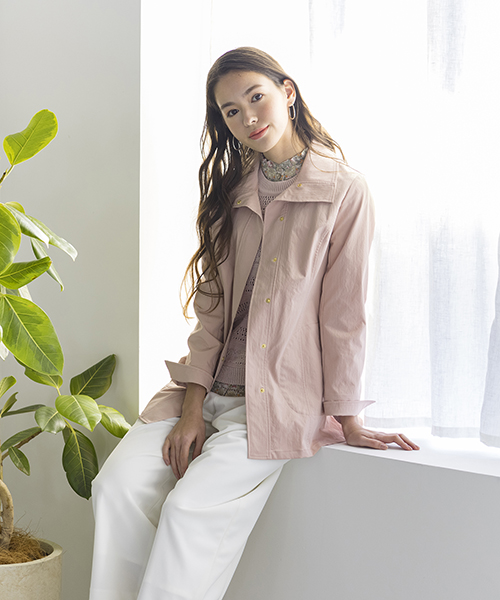 S-Mサイズを綺麗に着こなす服【リリアンビューティエクラ】 明るい色をアウターで取り入れれば、それだけで春ムード。優しく女性らしいカラーが綺麗。