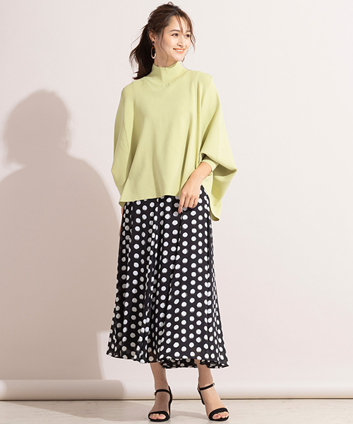 さっと着るだけで立体的になる旬のシルエットのニットコ―デ。水玉スカートが大人可愛いポイントに。
◆大きいサイズ◆model:173cm