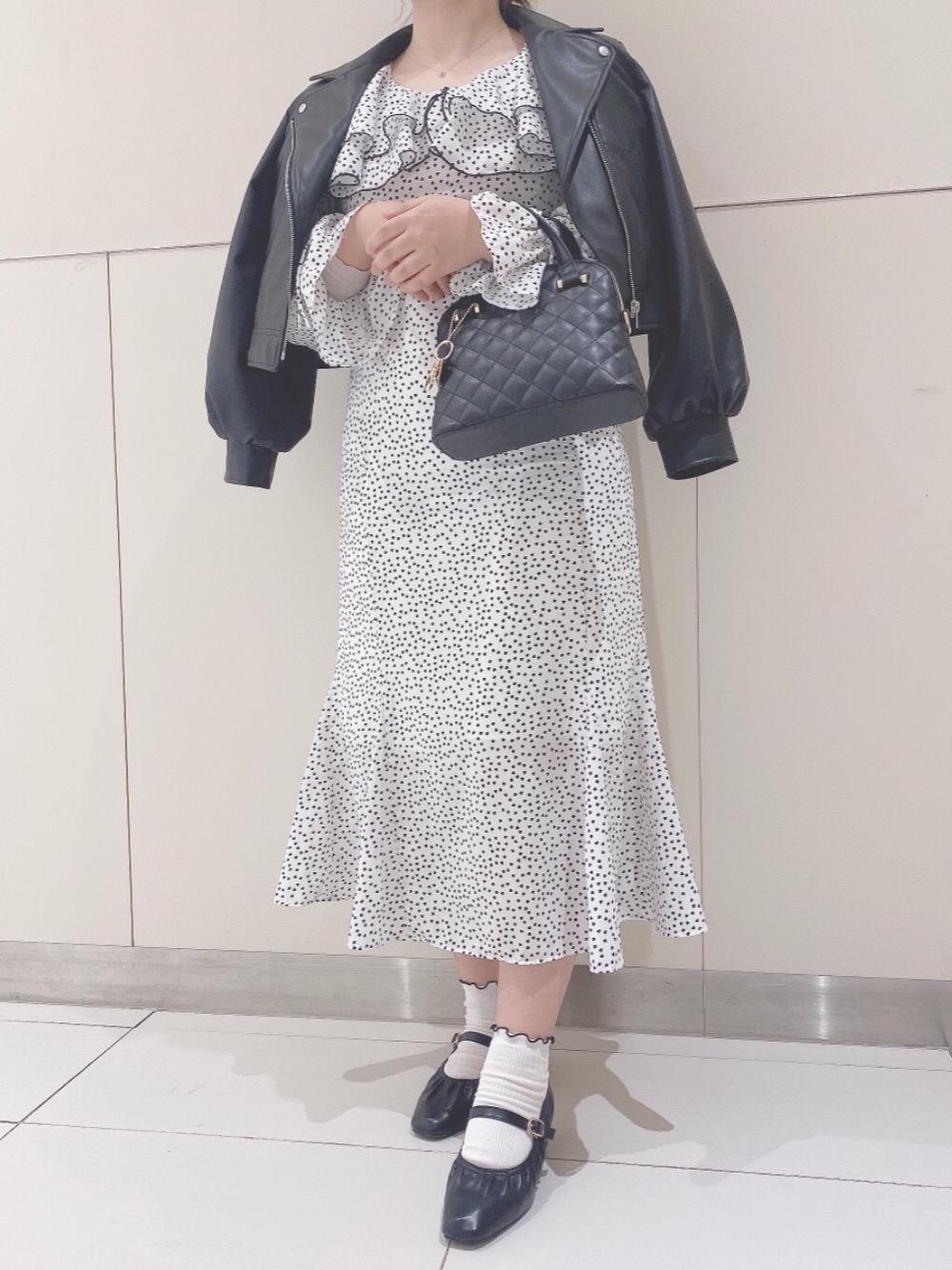 身長：160cm

【着用コメント】
ふりふりが可愛いワンピ♪
ベルトを腰に巻いて大人っぽくきても◎