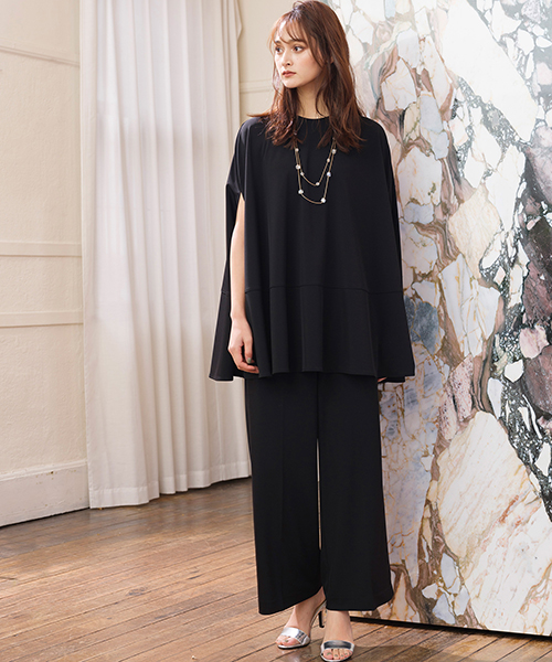 ケープ風の美しいドレープで着映える！エレガントに着こなすデザイントップスコーデ。
◆大きいサイズ◆model:173cm